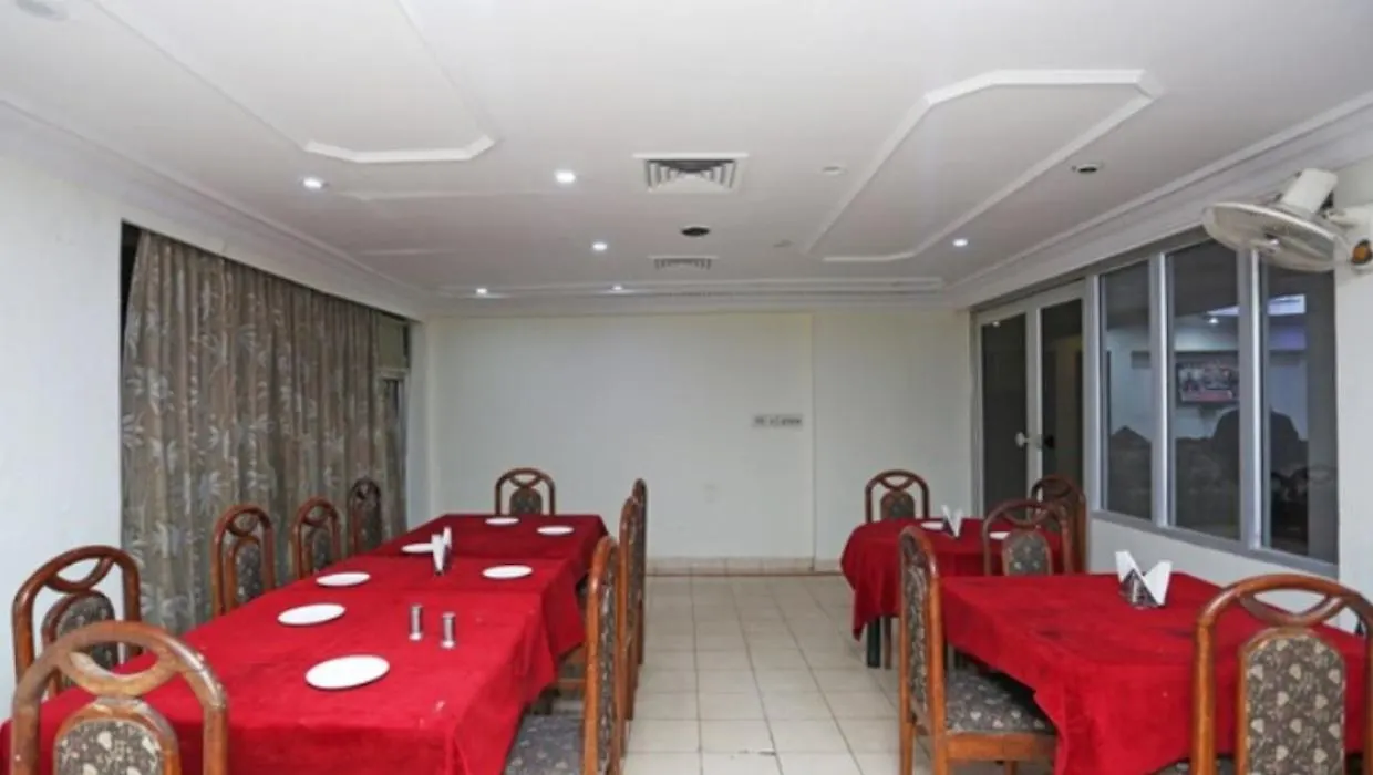 Hotel Mm Continental Varanasi 3*,